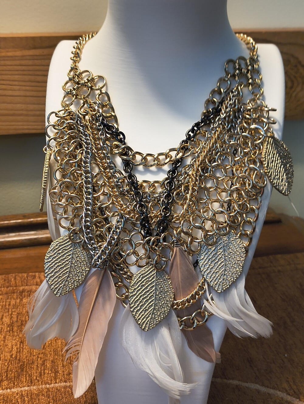 Vtg Boho Gold Heavy Mesh Chain Link Necklace Pink Feathers Rhinestones Crystal
